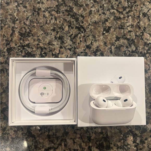 Apple White Wireless Earbuds with Charging Case